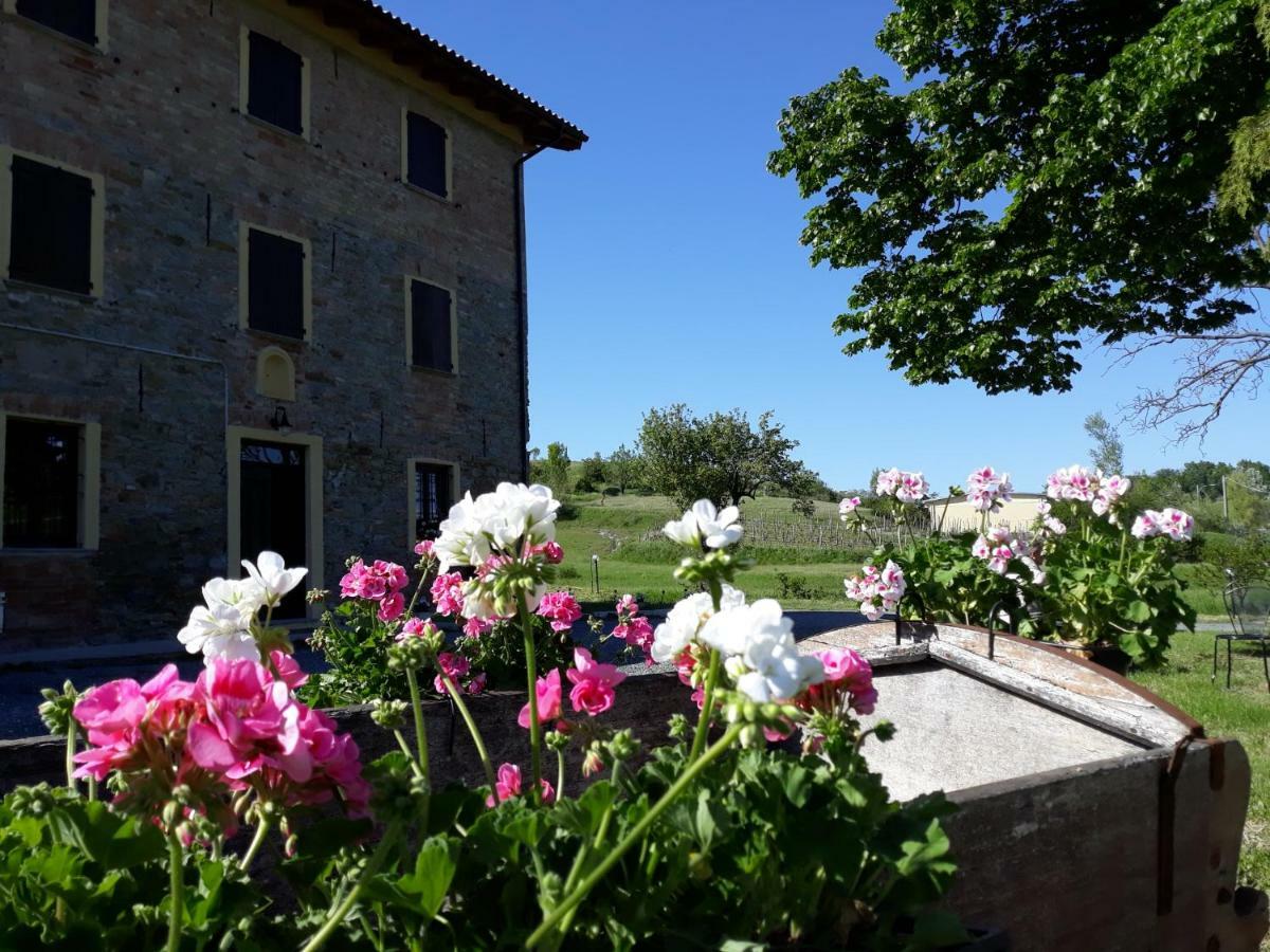 Agriturismo "Veritas" Bed & Wine Casaleggio Boiro المظهر الخارجي الصورة